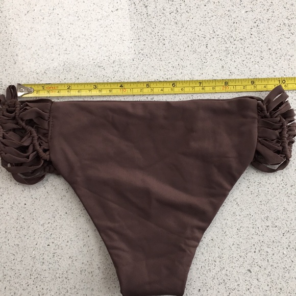 Bikini - Picture 6 of 7